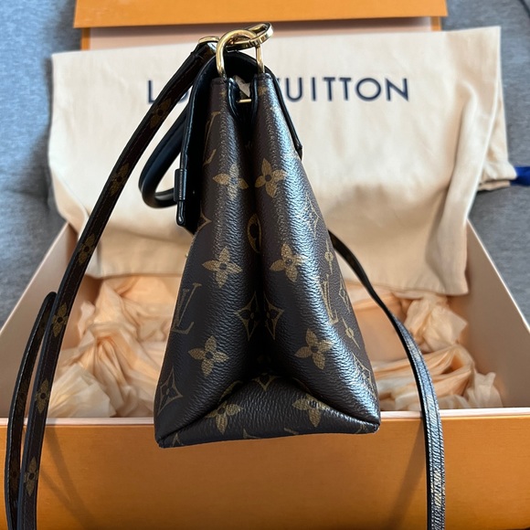 Louis Vuitton One Handle Flat Bag - Picture 7 of 16